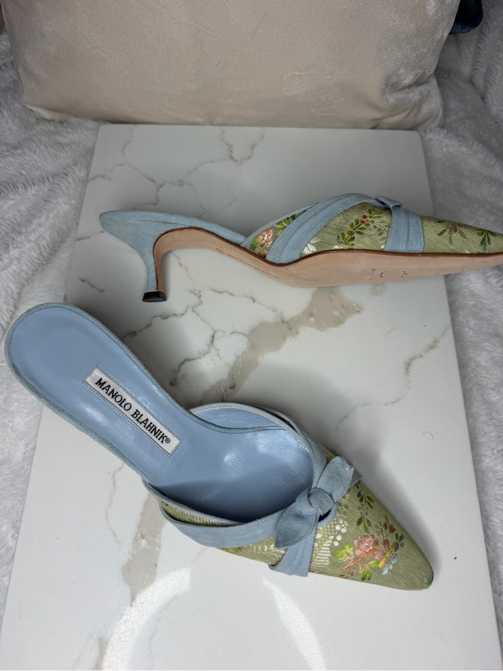 RARE VINTAGE Manolo Blahnik Pale Blue & Light Green Floral Pointed Mules - Picture 2 of 3